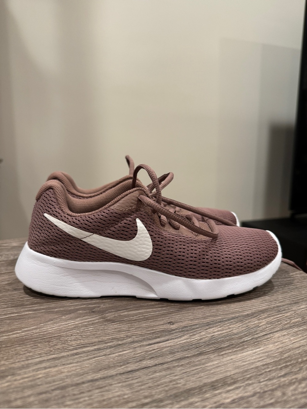 Nike Women’s Running Sneakers - Mauve/Rose Size 6 - Picture 4 of 9